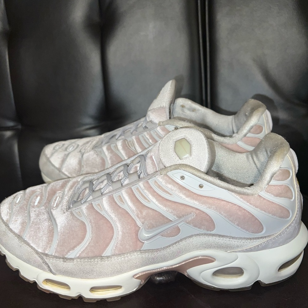 Nike Air Max Plus LX Particle Rose Velvet wmns size 9